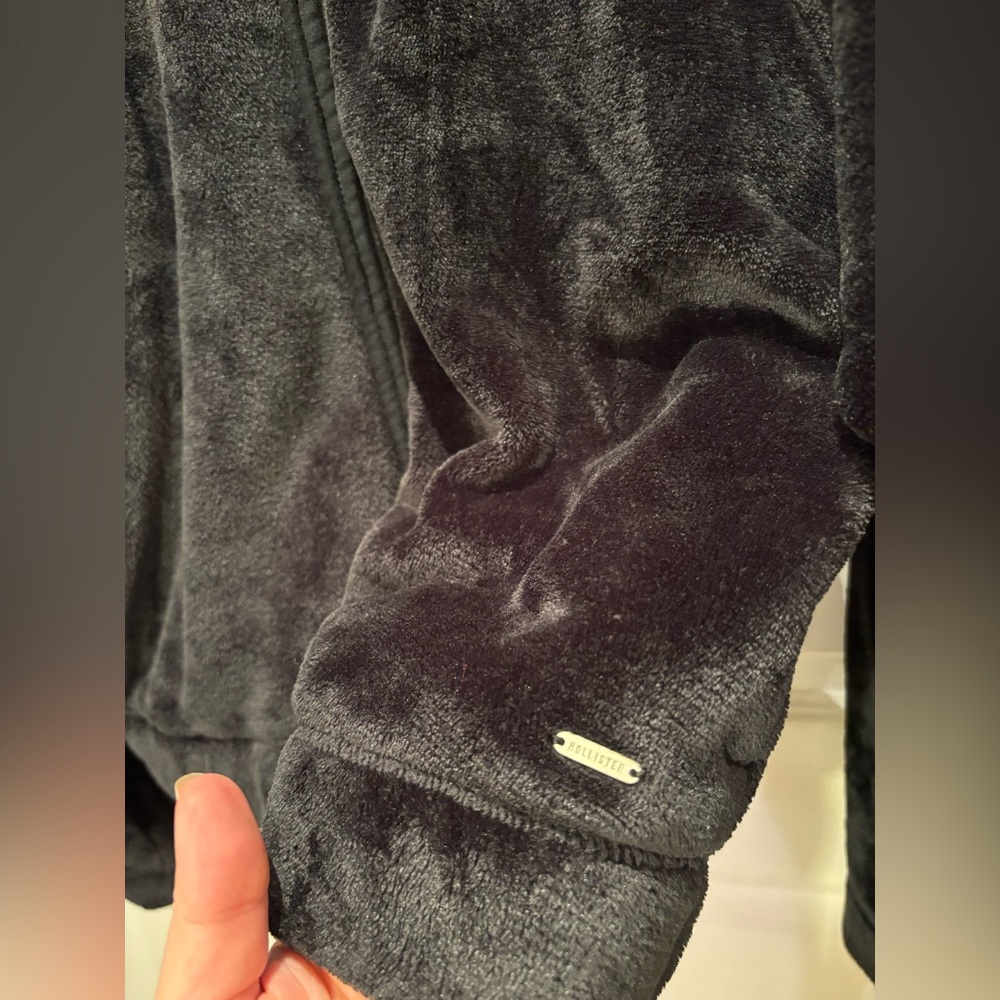 Hollister Womens Warm COZY Plush VELOUR Jacket Mock Neck Black Large - Picture 2 of 9
